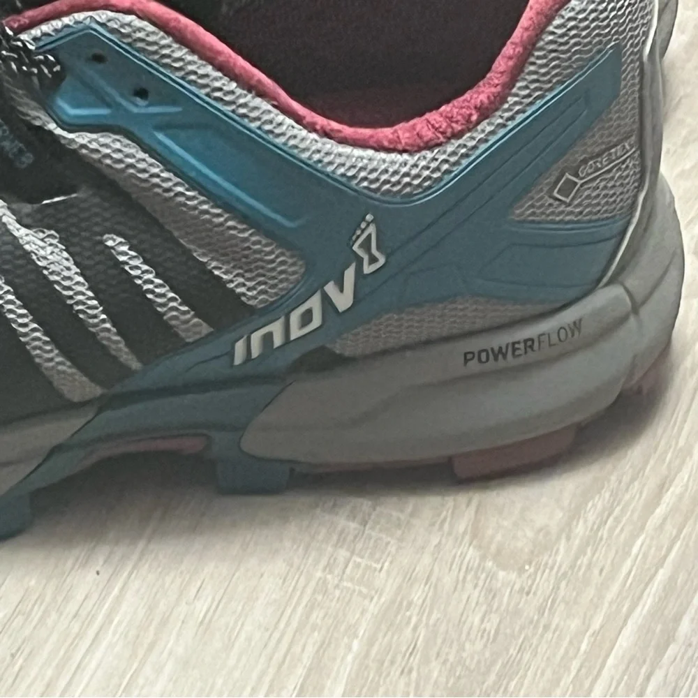 Woman’s Inov-8 RocLite 305 Gortex Trail Running Shoes Sz 8.5 / Men’s Sz 7‎